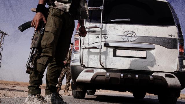 Terör örgütü PKK/YPG Rakkada 28 genci alıkoydu