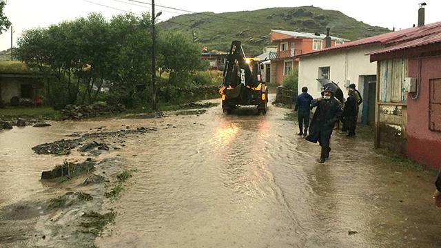 Ardahanda sel: Birçok ev su altında kaldı