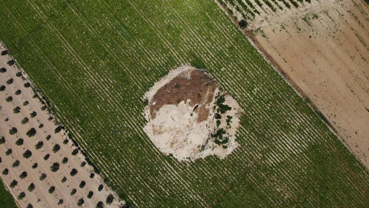 “Tümülüs’ dediğimiz şeyler aslında Lidyalı zengin ve soyluların mezarları”