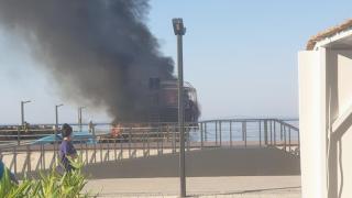 Balıkesir'de tur teknesi yandı