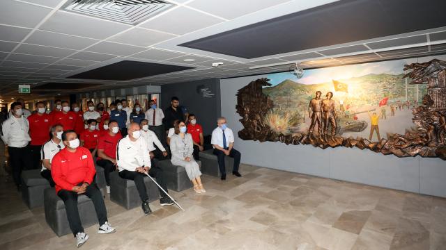 Emniyet teşkilatı gazileri, Anıtkabir, Polis Müzesi ve 15 Temmuz Şehitler Abidesini ziyaret etti