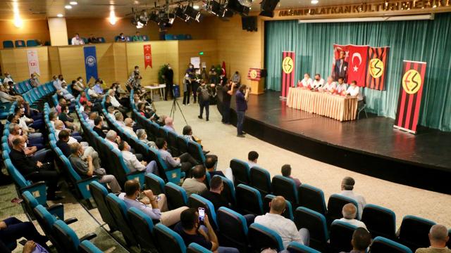 Eskişehirsporda genel kurul üçüncü kez ertelendi