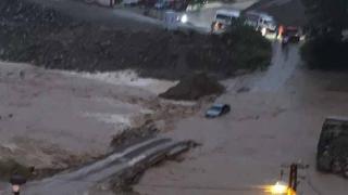 Giresun'da dere taştı: Çok sayıda kişi mahsur kaldı