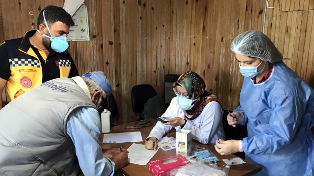 Bayburtta mobil sağlık ekipleri yaylalarda Covid-19 aşısı yapıyor