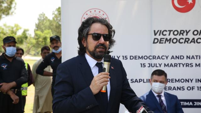 Pakistanda 15 Temmuz şehitleri anısına fidan dikildi