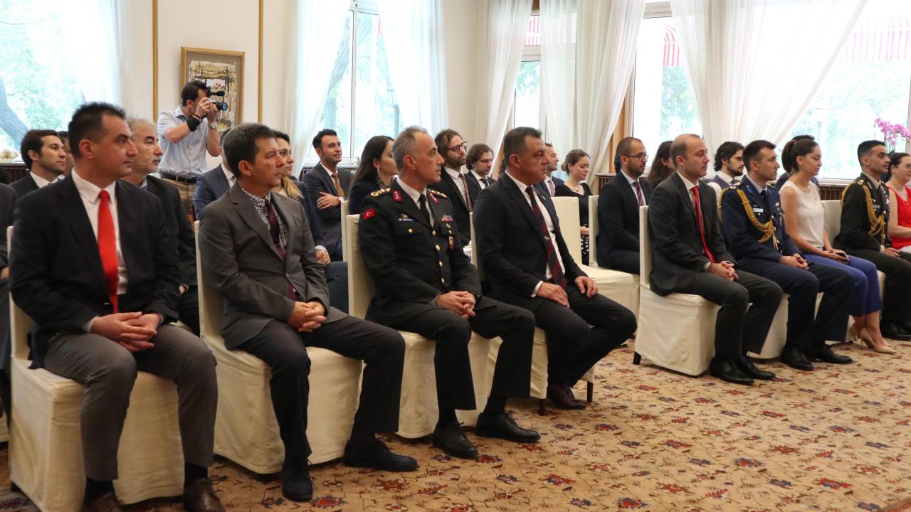 Çin-Pekin Büyükelçiliği