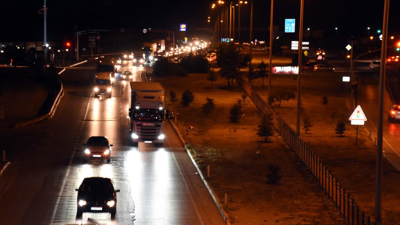 43 İlin geçiş noktasında yoğunluk