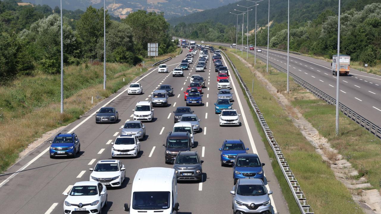 GEREDE-KARADENİZ BAĞLANTI YOLU`NDA YOĞUNLUK