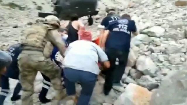 Tuncelide Çinli turist ayı saldırısına uğradı