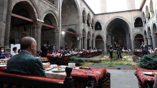 Cumhurbaşkanı Erdoğan Erzurum'da gençlerle buluştu