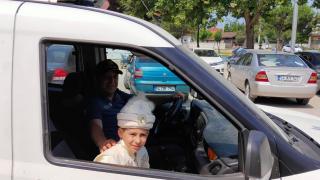 Polisler minik Çağlar'ın hayalini gerçekleştirdi