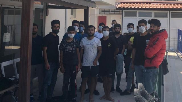 Yunanistanın ölüme terk ettiği 26 sığınmacı kurtarıldı