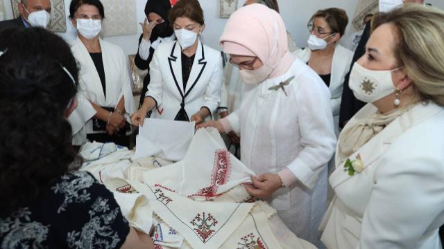 Emine Erdoğan, Girne Belediyesi Sosyal Yaşam Merkezini ziyaret etti