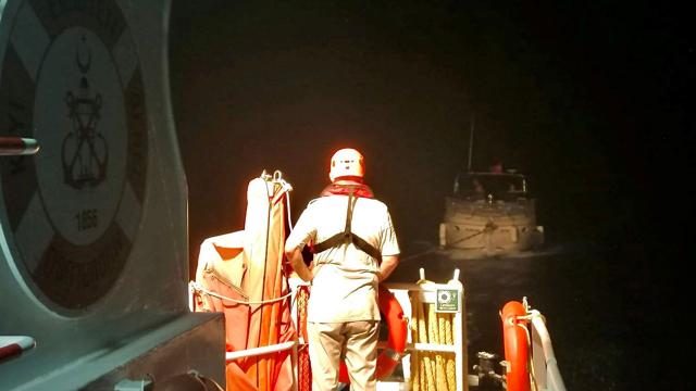 Fethiye açıklarında sürüklenen yattaki kişiler kurtarıldı