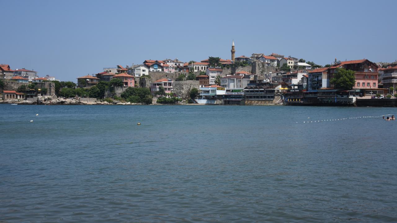 İlçede bulunan 5 bin yatak kapasiteli otel ve pansiyonların tamamının dolduğunu bildiren Çakır, şöyle konuştu: