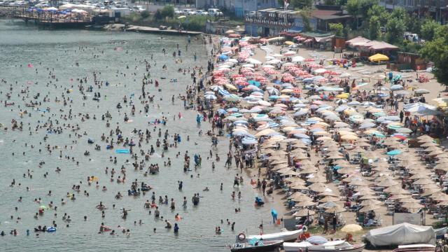 İlçe nüfusu 10 kat arttı, belediye başkanı izinleri kaldırdı