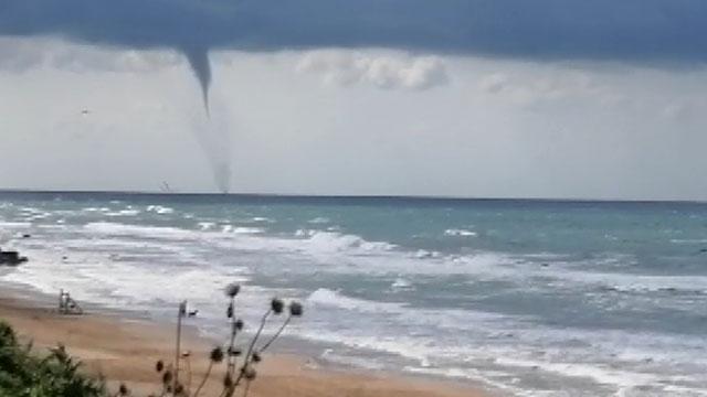 Atlantik Okyanusundaki kasırgalar nedeniyle halk uyarılıyor