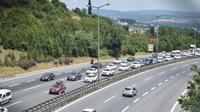 İstanbulda dönüş yoğunluğu yaşanıyor