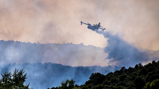 Fransanın Var bölgesindeki yangının bilançosu artıyor: 2 ölü
