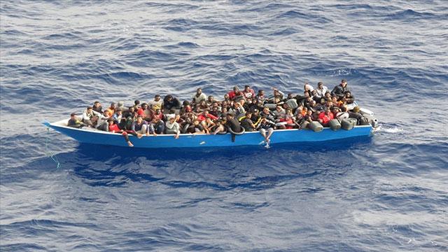 Tunus açıklarında tekne battı: 175 düzensiz göçmen kurtarıldı