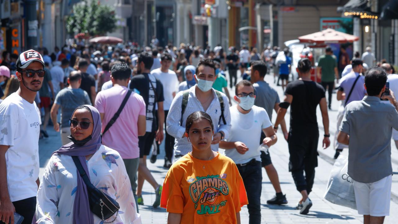 İstiklal`de tedbirler hiçe sayıldı