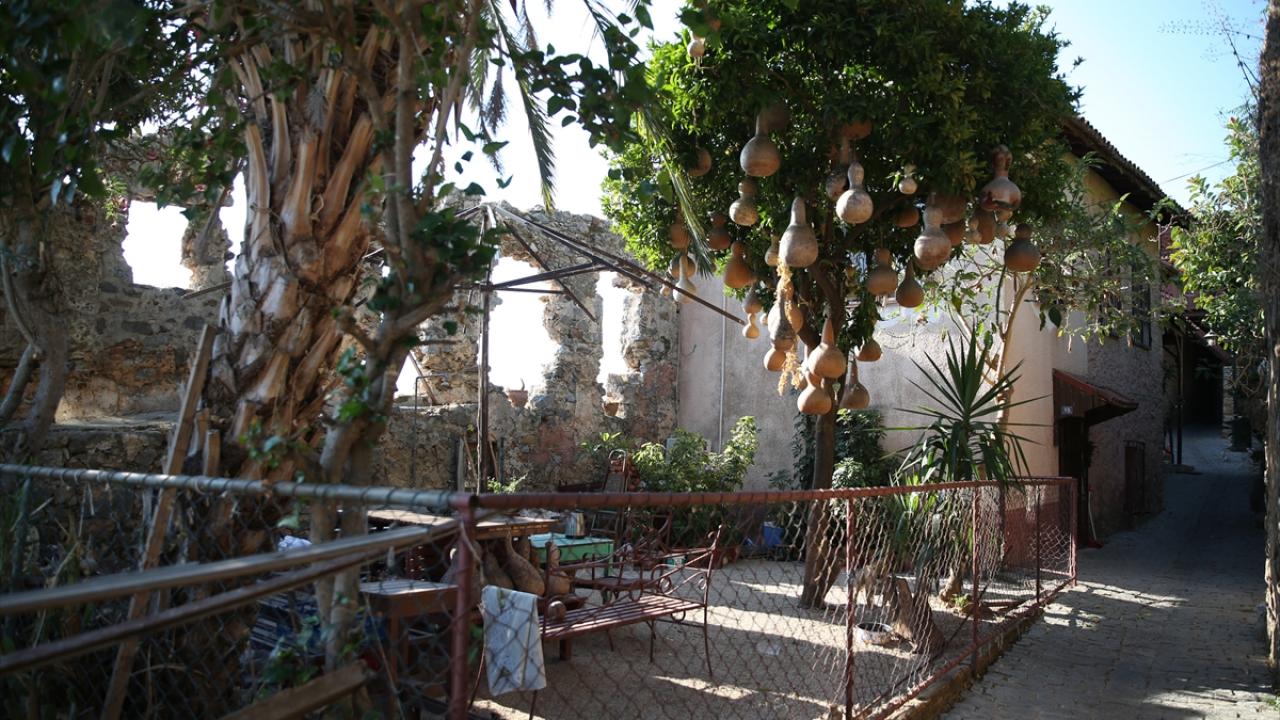 "Beton yığını evler yerini taş evlere bırakıyor"