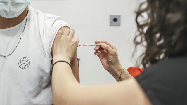 Uygulanan toplam aşı sayısı 70 milyon dozu geçti