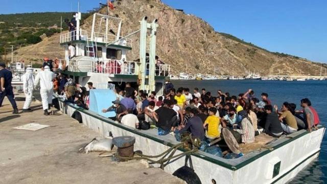 Çanakkalede 231 düzensiz göçmen ve 2 göçmen kaçakçısı yakalandı
