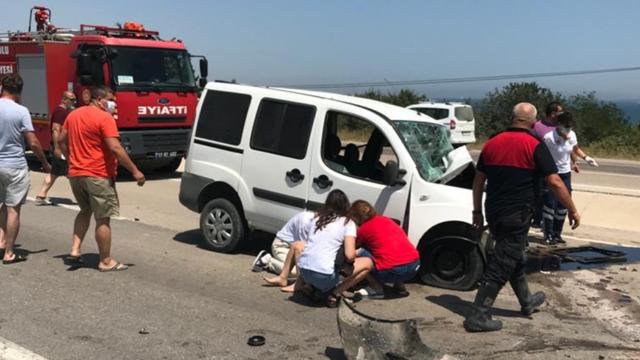 Çanakkalede iki araç çarpıştı: 2 ölü