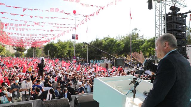 İktidar ve muhalefet il ziyaretlerine hız verdi