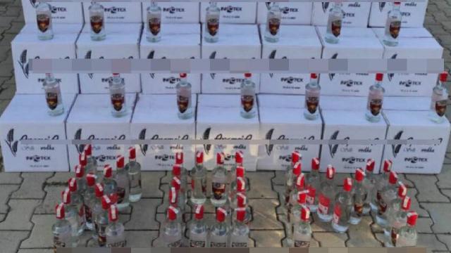 Antalyada bir otelde 1800 litre sahte alkol ele geçirildi