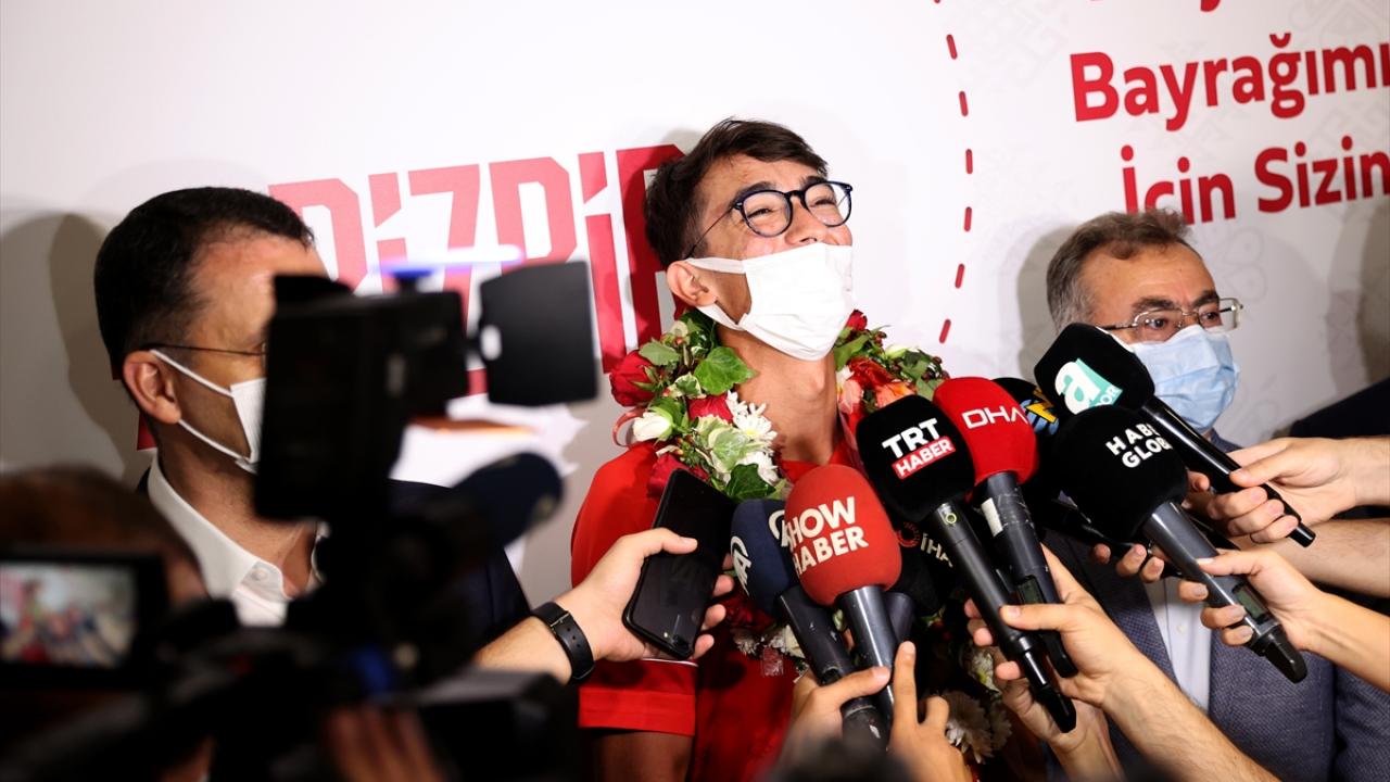 "Ben burada sadece madalyayı temsil ediyorum"