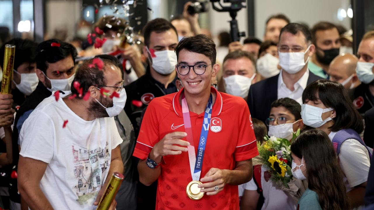 "Ben orada mutlu olduğum keyif aldığım sürece her zaman şampiyon olacağım"