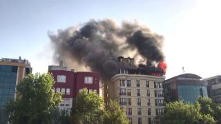 Ankara Maltepe'de bir otelin çatı katında yangın