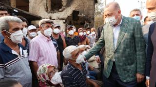 Cumhurbaşkanı Erdoğan, Manavgat'ta yangından etkilenen vatandaşlarla bir araya geldi