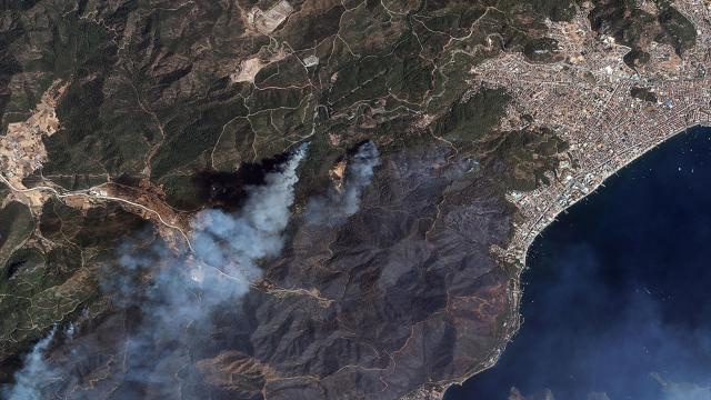 Manavgat ve Marmaristeki orman yangınları uzaydan görüntülendi