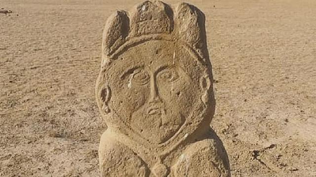 Kazakistanda 1300 yıllık eski Türk dönemine ait taş heykel bulundu