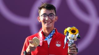 Mete Gazoz'dan Paulo Coelho'ya teşekkür