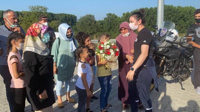 Nuray Levente coşkulu karşılama