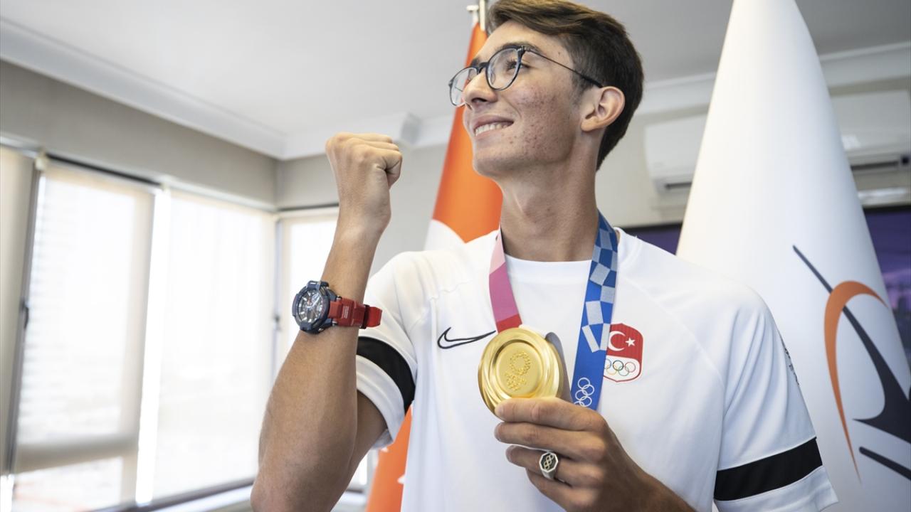 "Altın madalyanın en güzel tarafı da insanların kısa bir süre de olsa yüzlerini güldürebilmek"