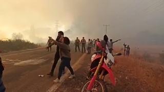 TRT Haber ekibinin Hisörönü'nde zor anları