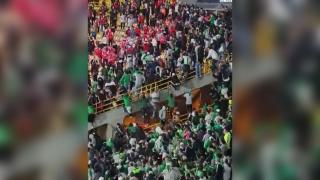 Kolombiya'da salgın sonrası seyircili oynanan ilk maçta olay çıktı