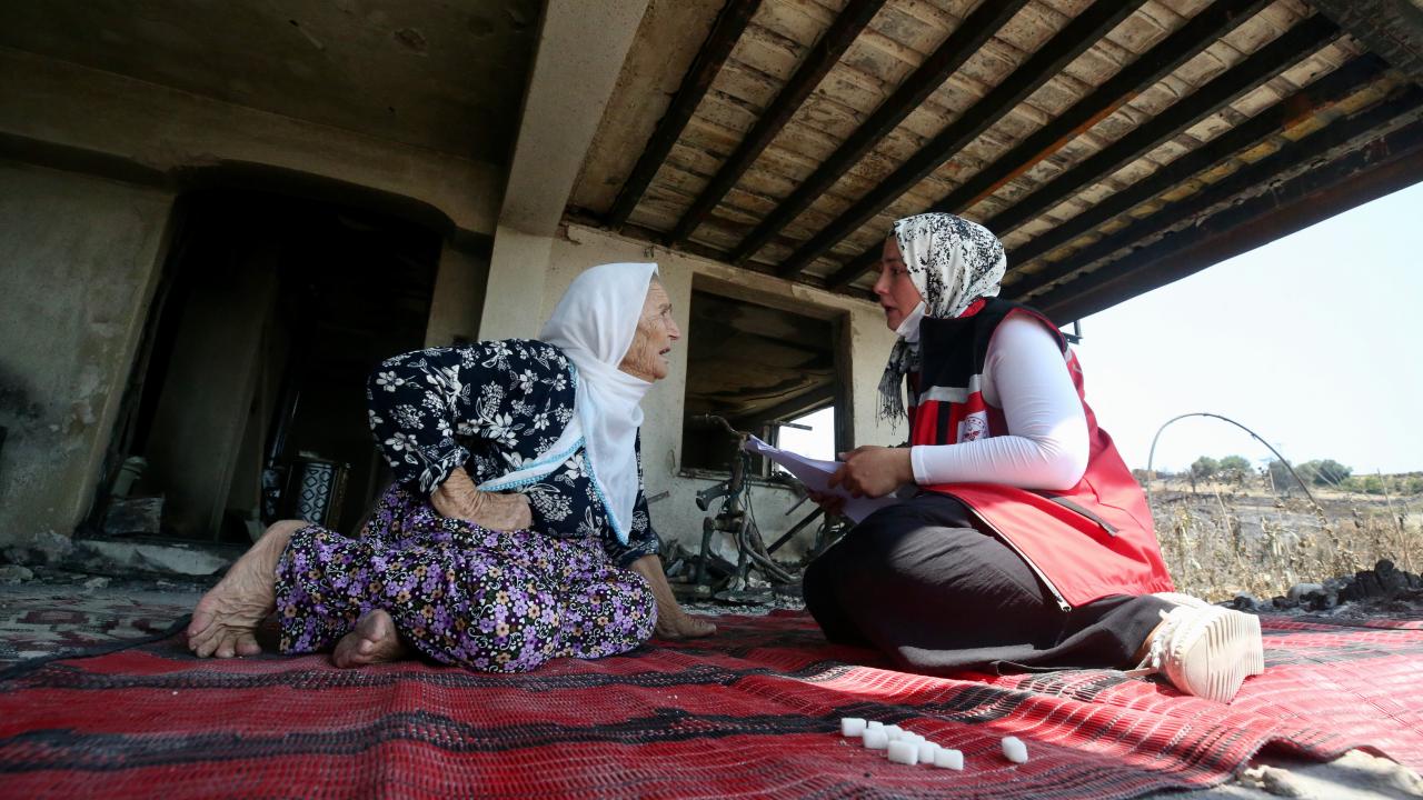 Sönmez, herkesin elini taşın altına koyması gerektiğini belirterek,