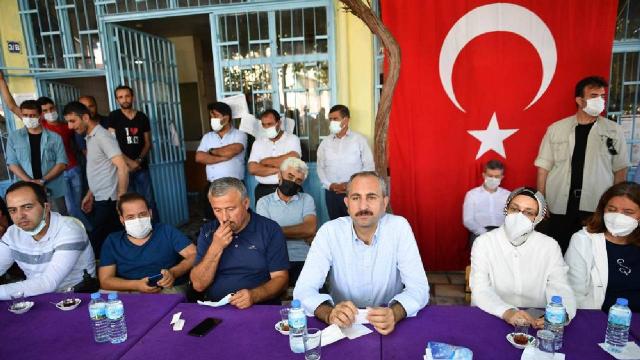 Bakan Gül: Yanan alanlara tek bir çivi çakılmasına izin vermeyeceğiz