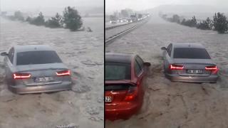 Ankara-Eskişehir yolunda ulaşıma sel engeli