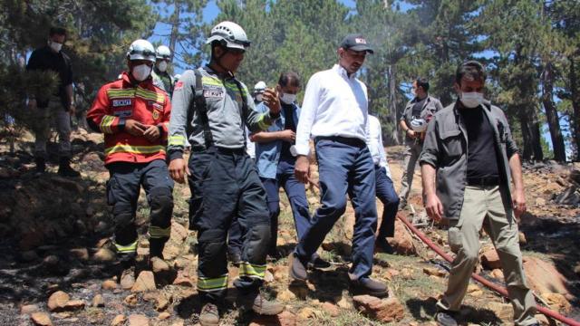 Bakan Gül, Muğlada yanan alanlarda incelemelerde bulundu
