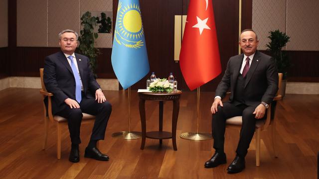 Çavuşoğlu Kazakistan Dışişleri Bakanı Tileuberdi ile görüştü