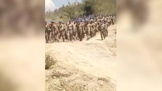 Yangını söndüren Mehmetçik'ten marşlı kutlama