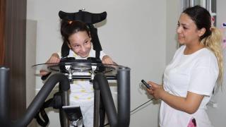 Yaren, hayalini kurduğu robotik cihaza kavuştu