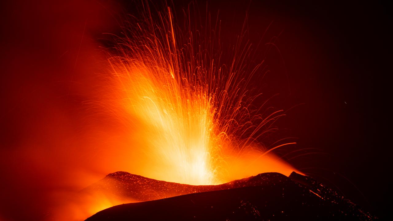 Kül yağmuru yaşandı